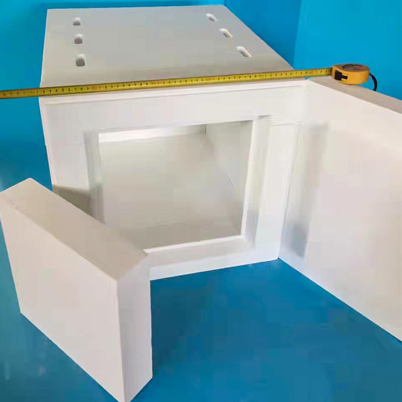 Modulový blok zložených vlákien pre materiál obloženia priemyselných pecí pri vysokých teplotách